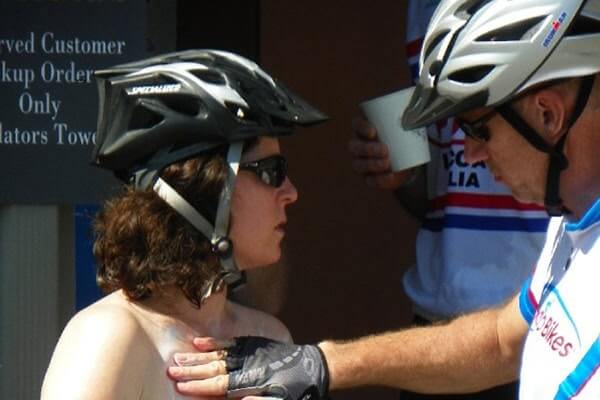 USE SUNSCREEN, IT WILL SAVE YOUR SKIN!