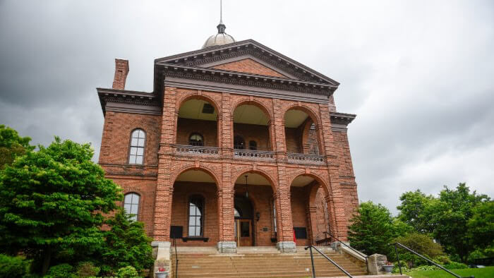 WASHINGTON COUNTY | Visit This Historic Courthouse