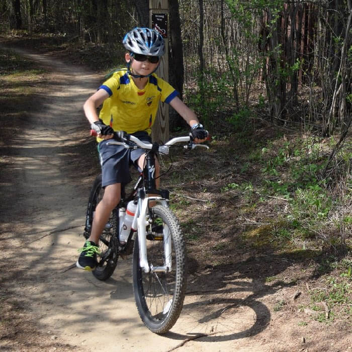 RIDING TO SCHOOL CAN BE EASY WITH ﻿THESE TIPS AND TRICKS
