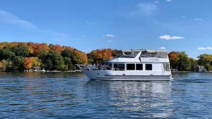PARADISE CHARTER CRUISES | The Colors of Fall are Coming to the Lake and River!