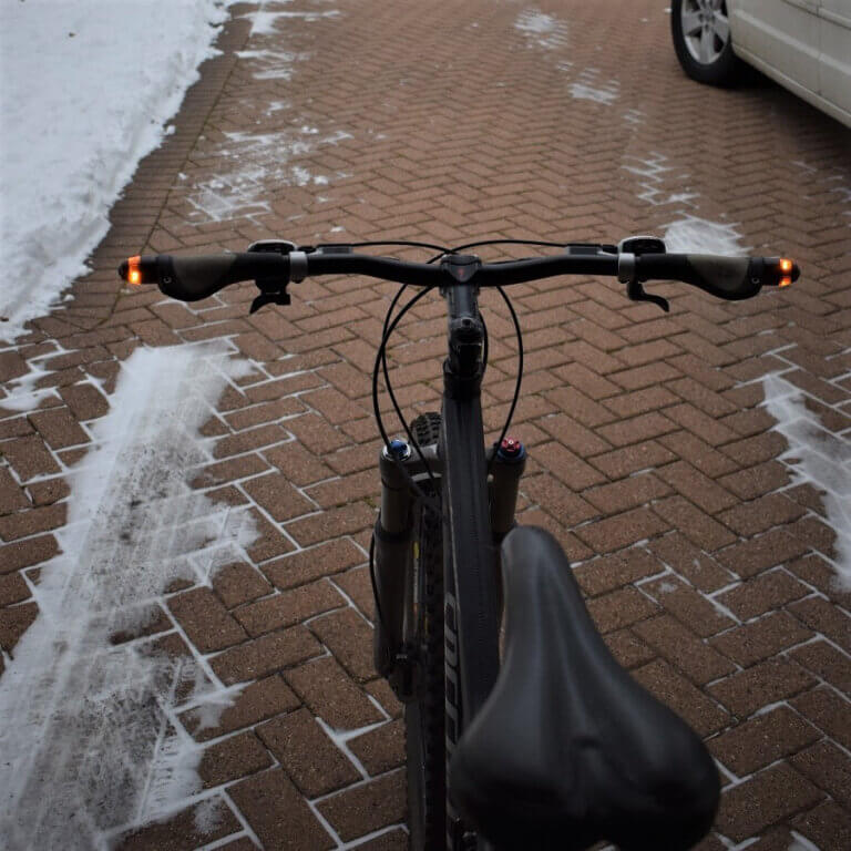 MAKING A BICYCLE EXPERIENCE SAFER WITH A HANDLEBAR BLINKER LIGHT SYSTEM