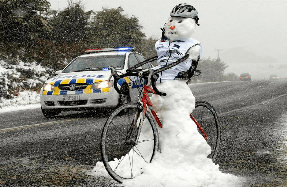 HOW TO PREPARE FOR A BIKE TIRE FLAT IN THE WINTER