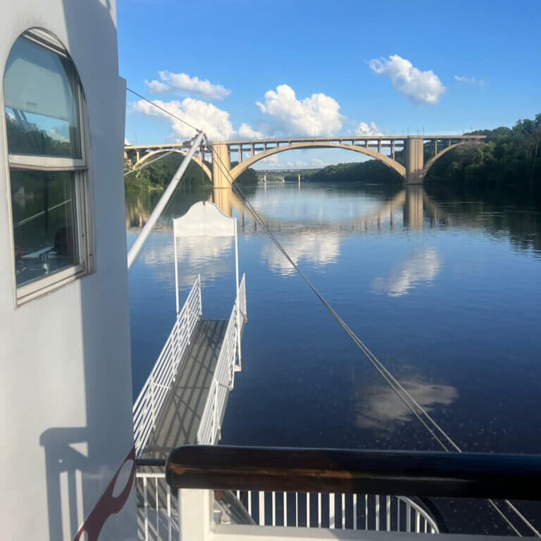PARADISE CHARTER CRUISES | Explore The Minnesota Waters!