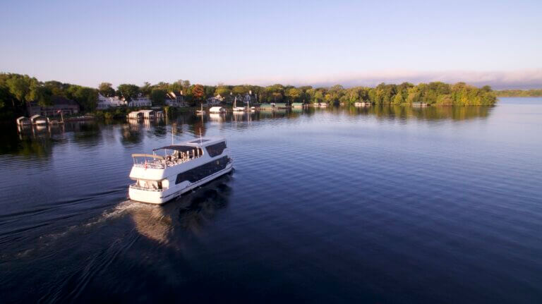 PARADISE CHARTER CRUISES | Unforgettable Cruises on MN Waters!