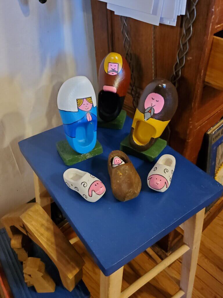 DISCOVER AUSTIN MN | Nativity House in Austin MN!