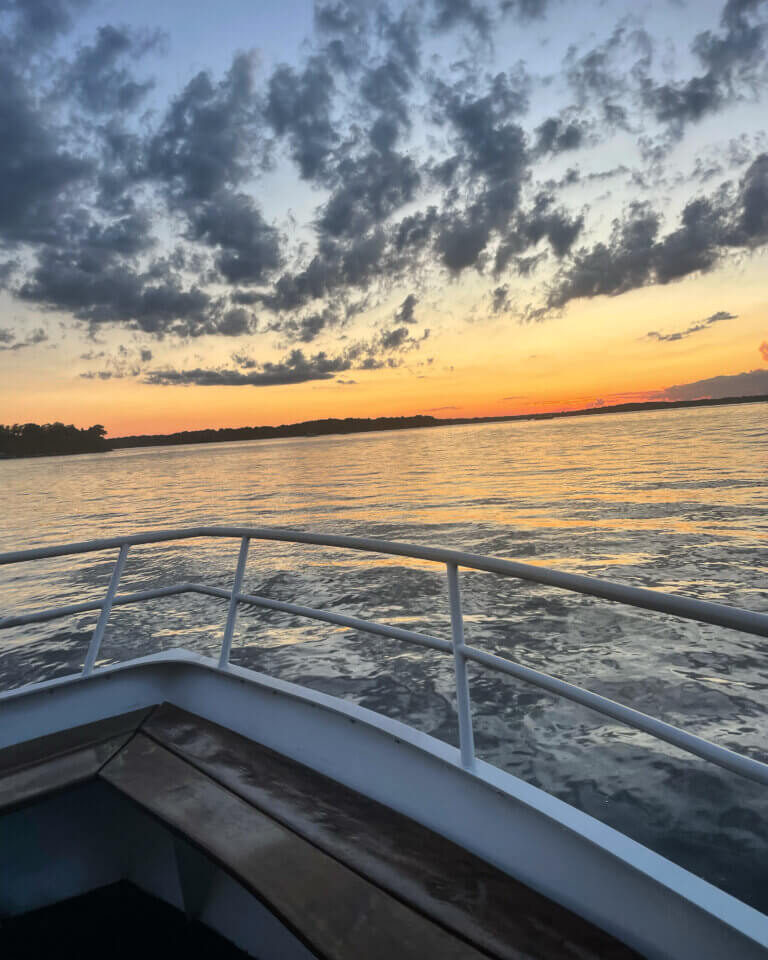 PARADISE CHARTER CRUISES | Explore the Waters of Minnesota!